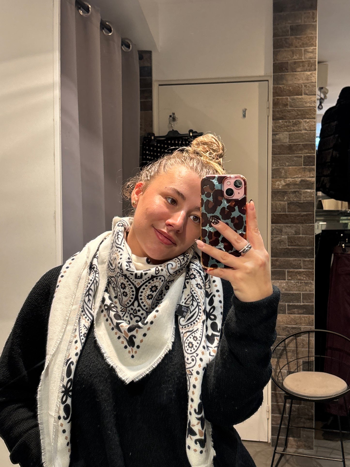 Écharpe carré style bandana