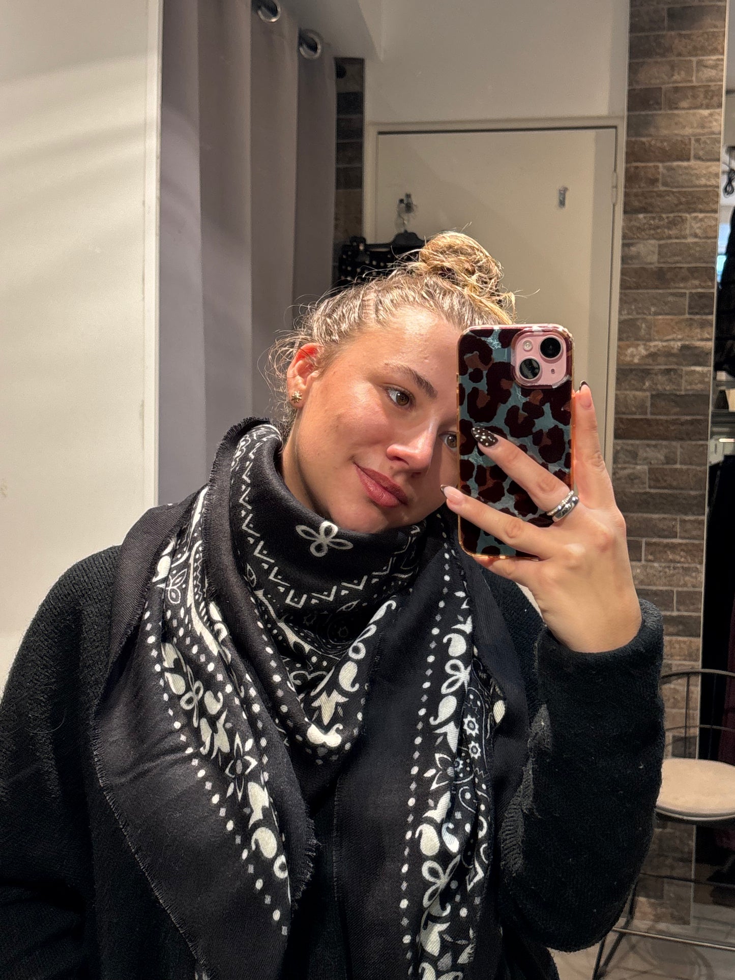 Écharpe carré style bandana